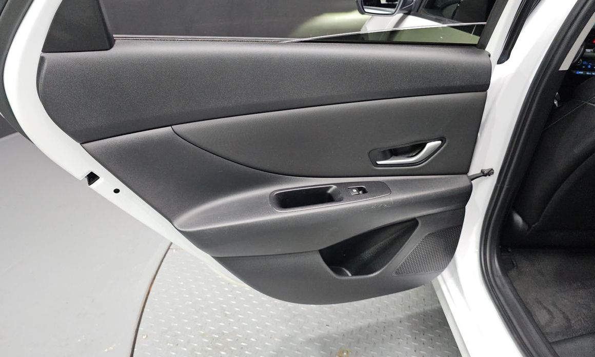 Hyundai AVANTE 2025