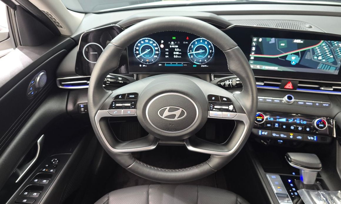 Hyundai AVANTE 2024