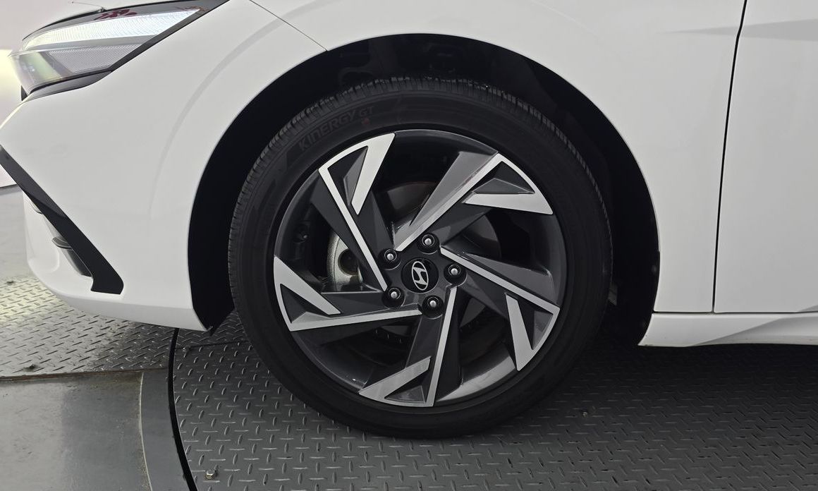 Hyundai AVANTE 2024