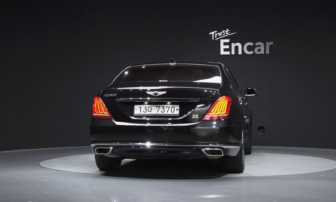 Genesis EQ900 2018