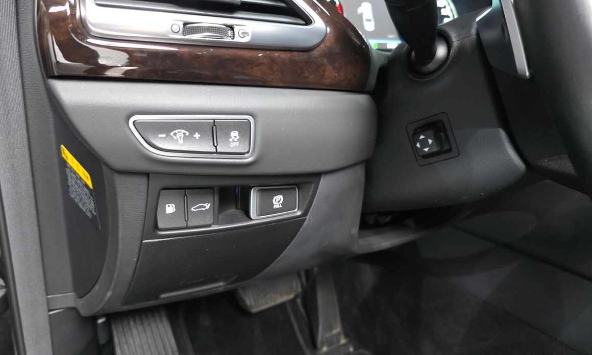 Genesis EQ900 2018