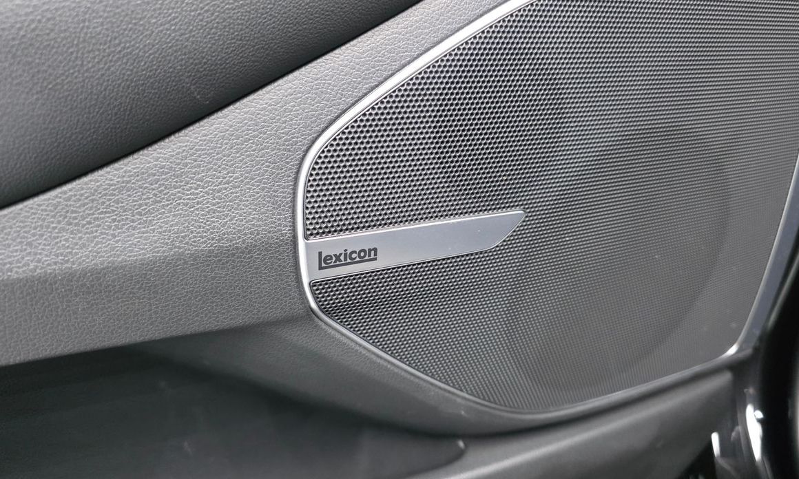 Genesis EQ900 2018