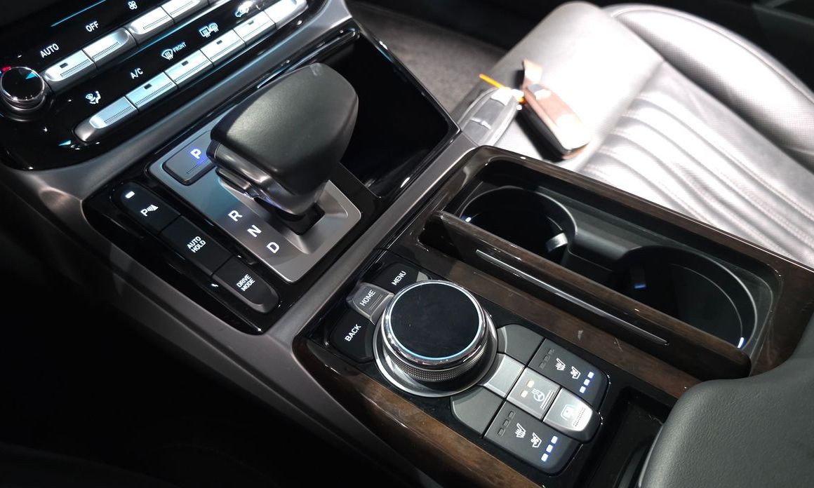 Genesis EQ900 2018