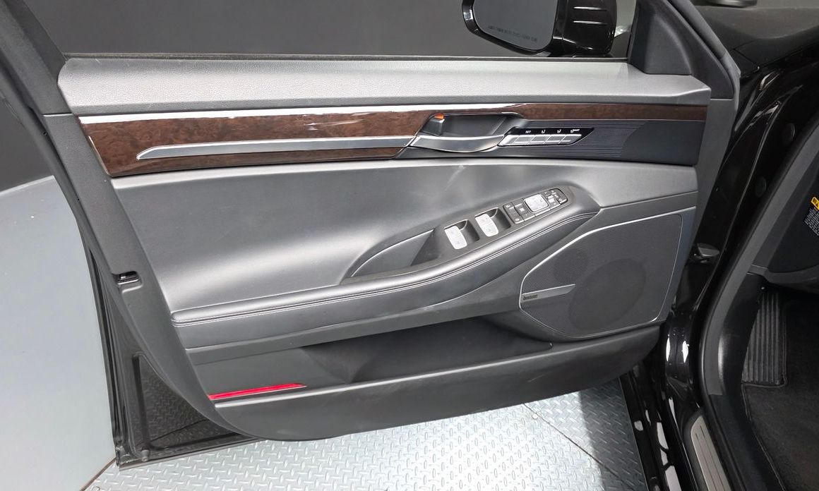 Genesis EQ900 2018