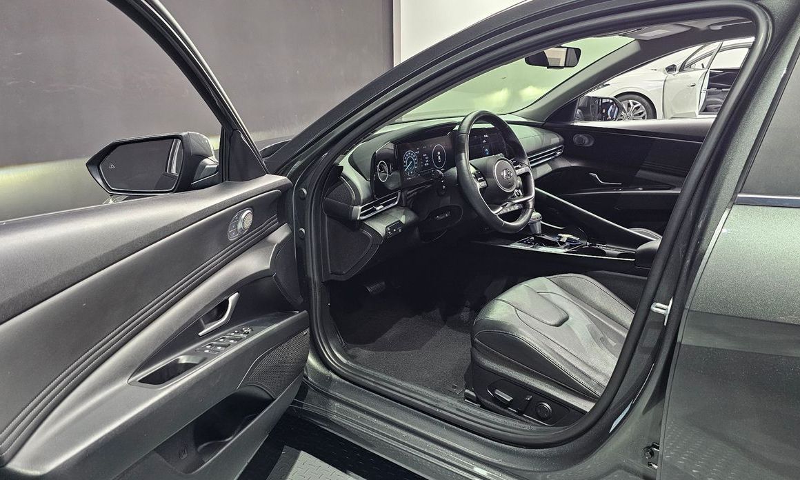 Hyundai AVANTE 2021