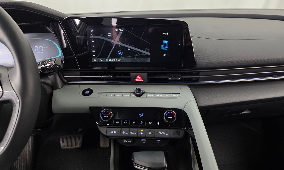 Hyundai AVANTE 2025