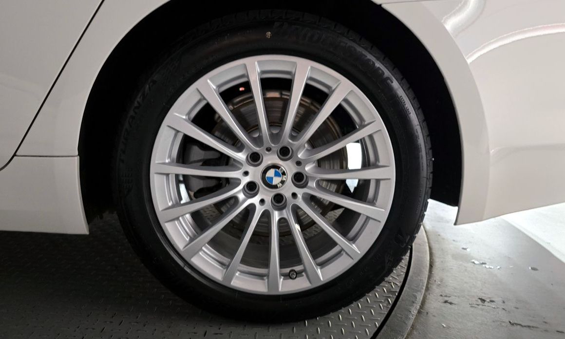 BMW 5-Series 2019