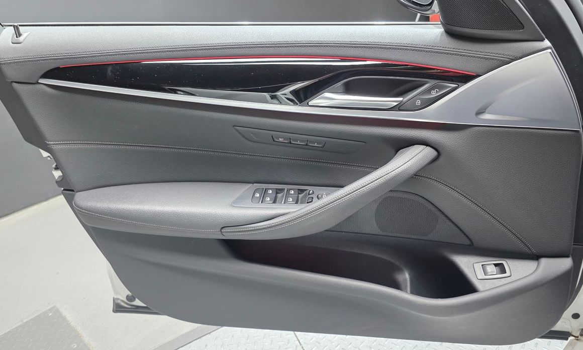 BMW 5-Series 2019