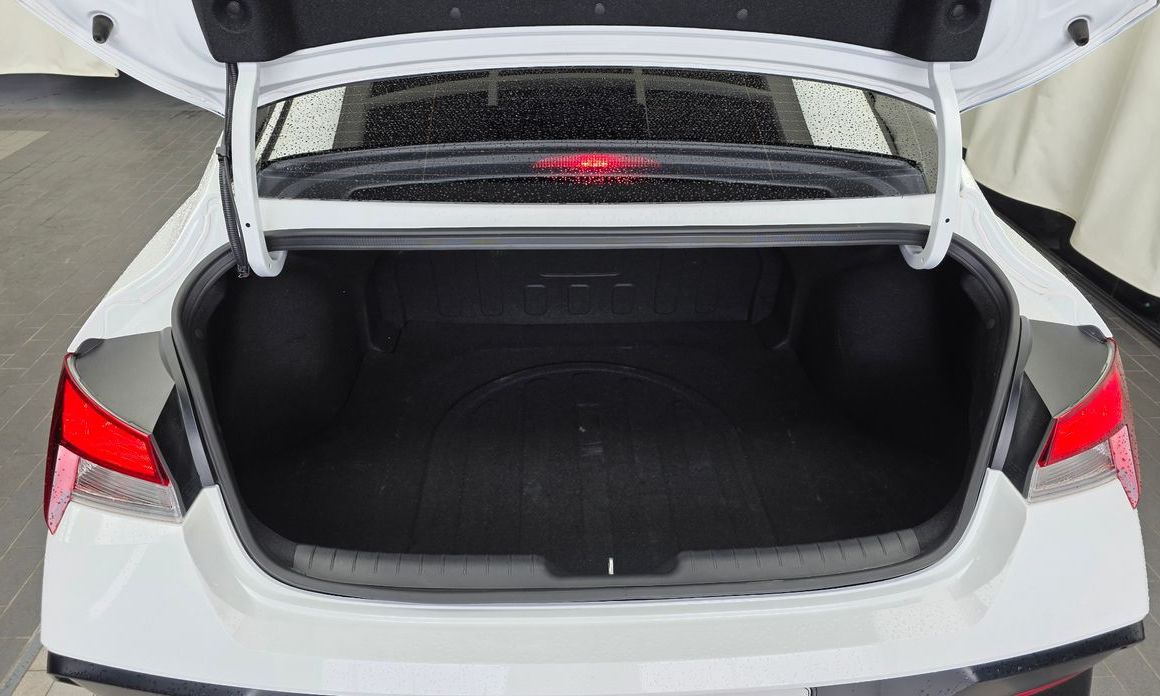 Hyundai AVANTE 2025