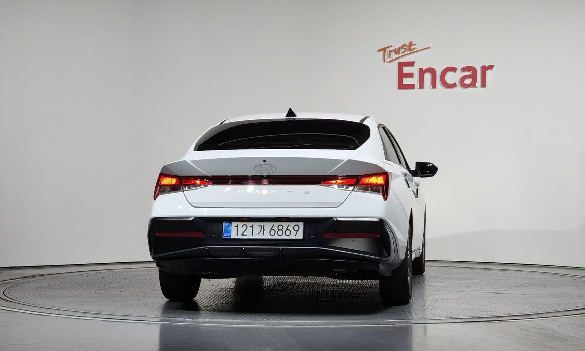 Hyundai AVANTE 2025