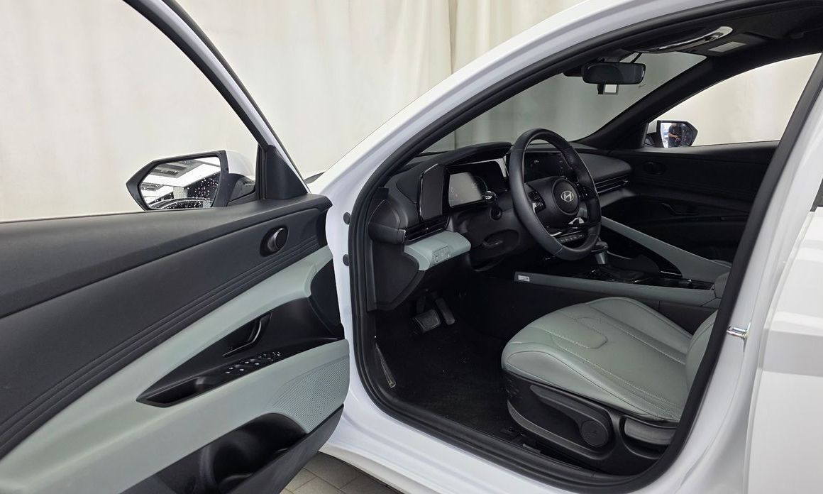 Hyundai AVANTE 2025