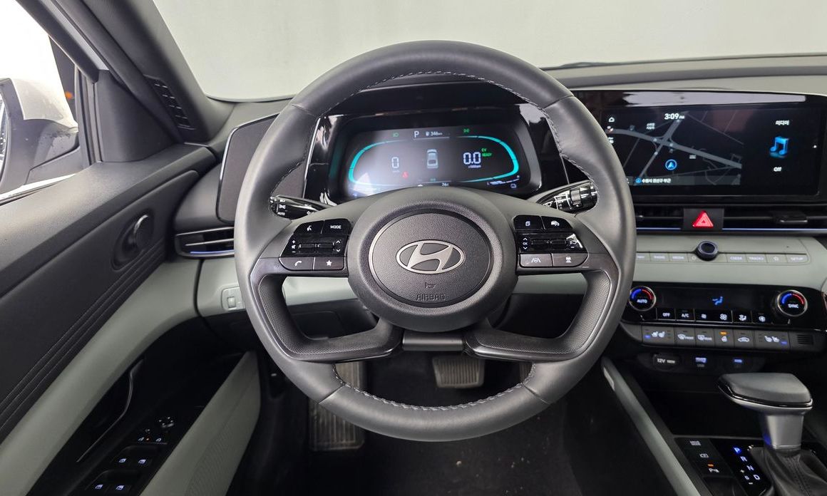 Hyundai AVANTE 2025