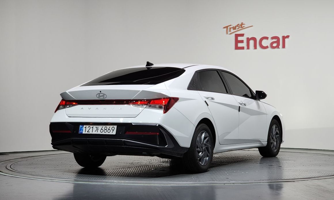Hyundai AVANTE 2025