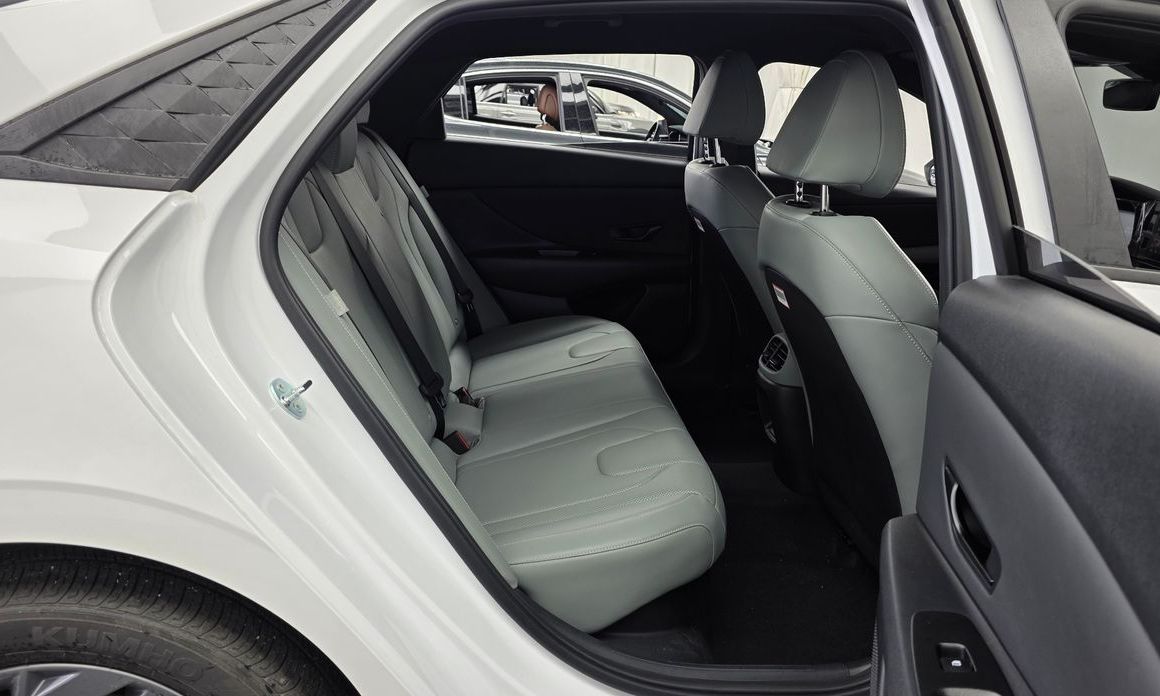 Hyundai AVANTE 2025