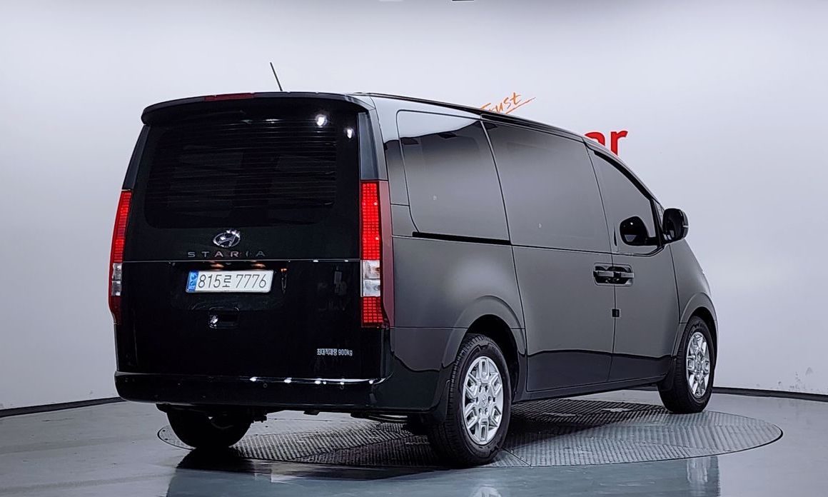Hyundai Staria 2023