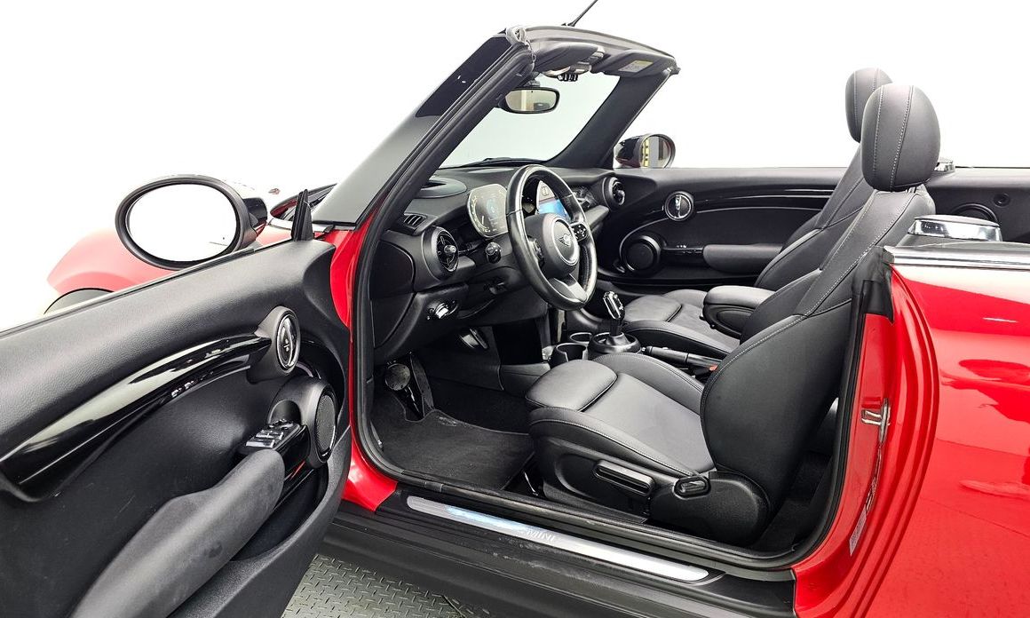 Mini Cooper Convertible 2024