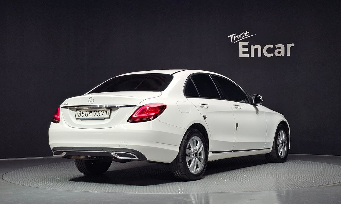 Mercedes-Benz C-Class 2020