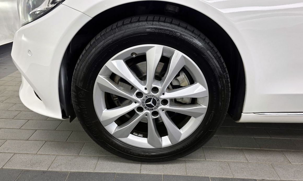 Mercedes-Benz C-Class 2020