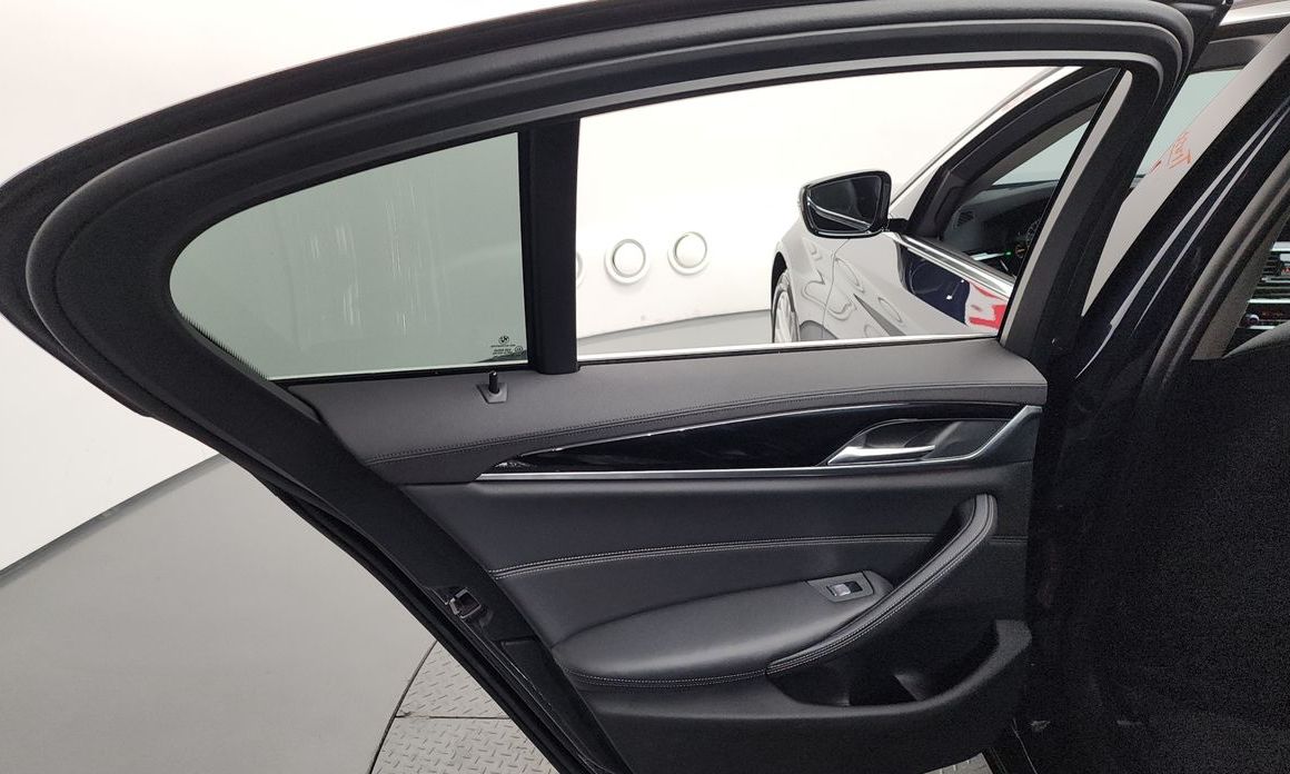 BMW 5-Series 2019