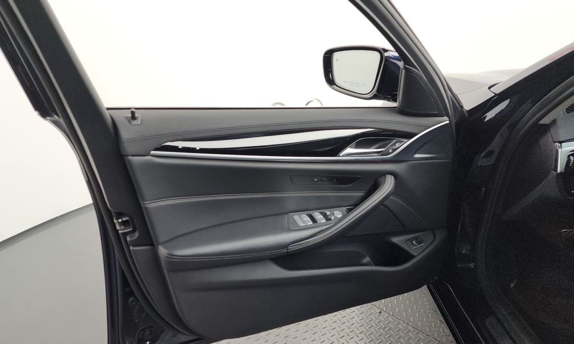 BMW 5-Series 2019