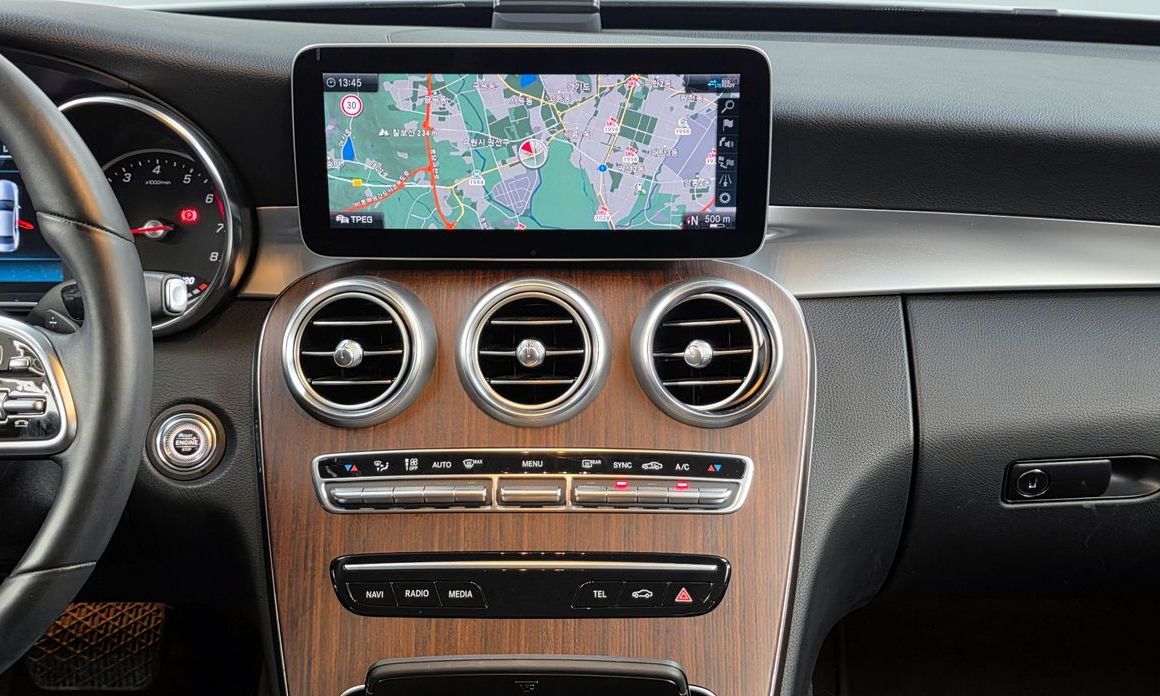 Mercedes-Benz C-Class 2020