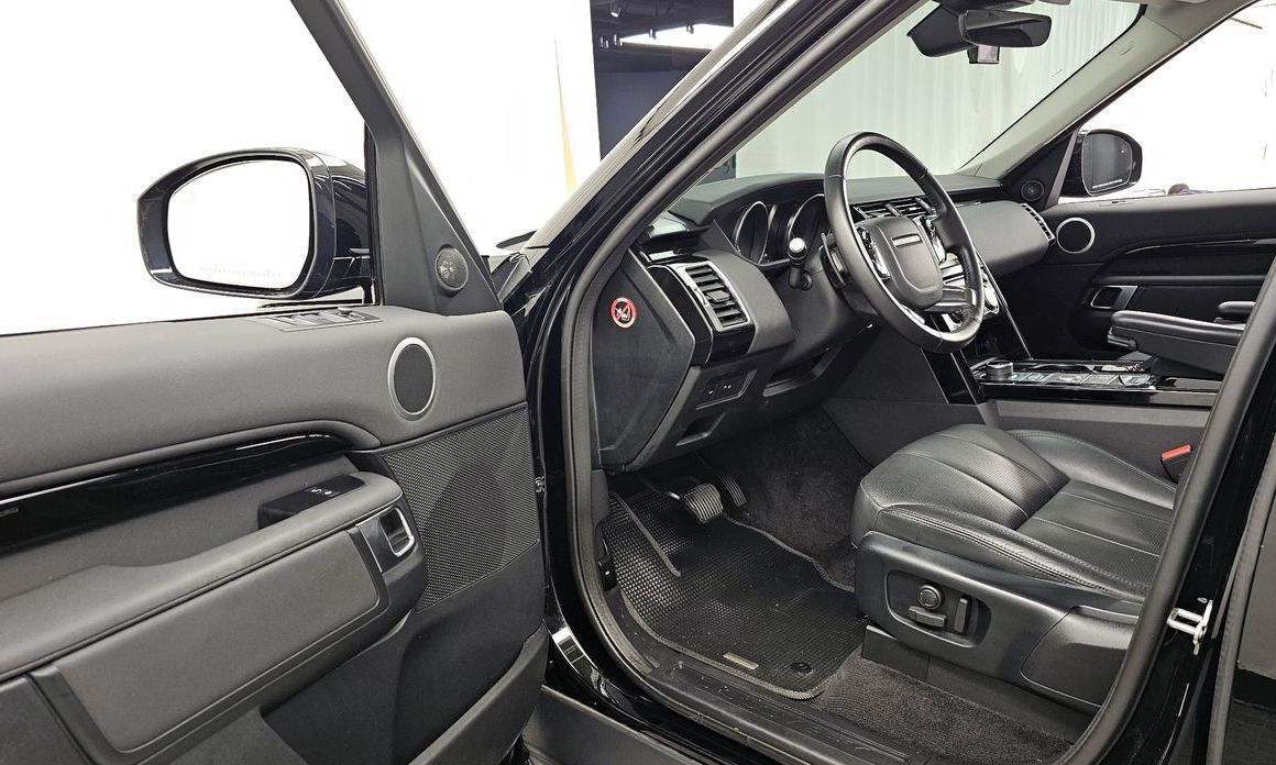 Land Rover Discovery 2020