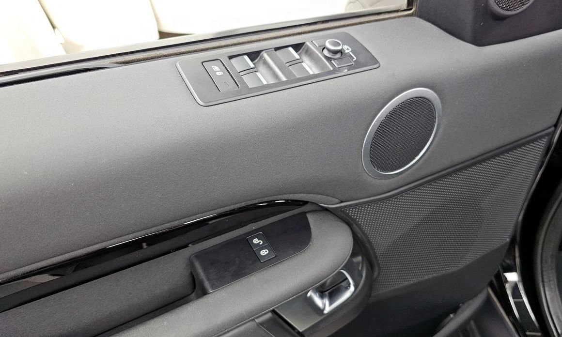 Land Rover Discovery 2020