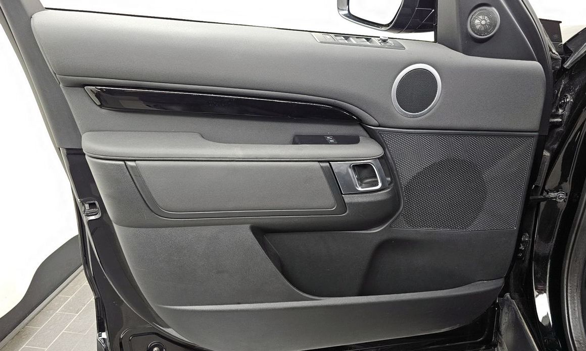 Land Rover Discovery 2020