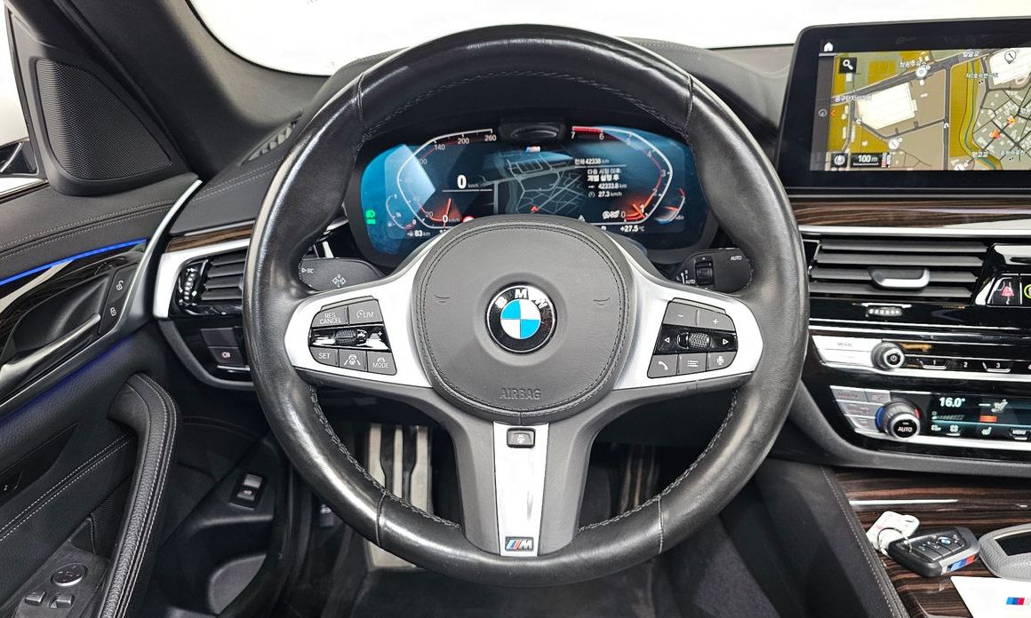 BMW 5-Series 2021