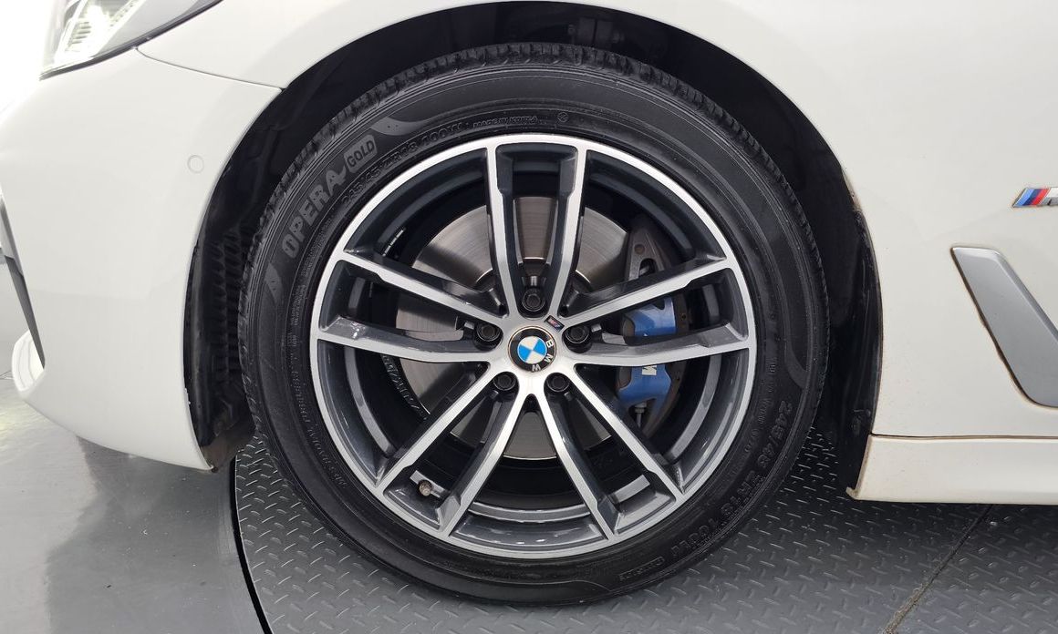 BMW 5-Series 2021