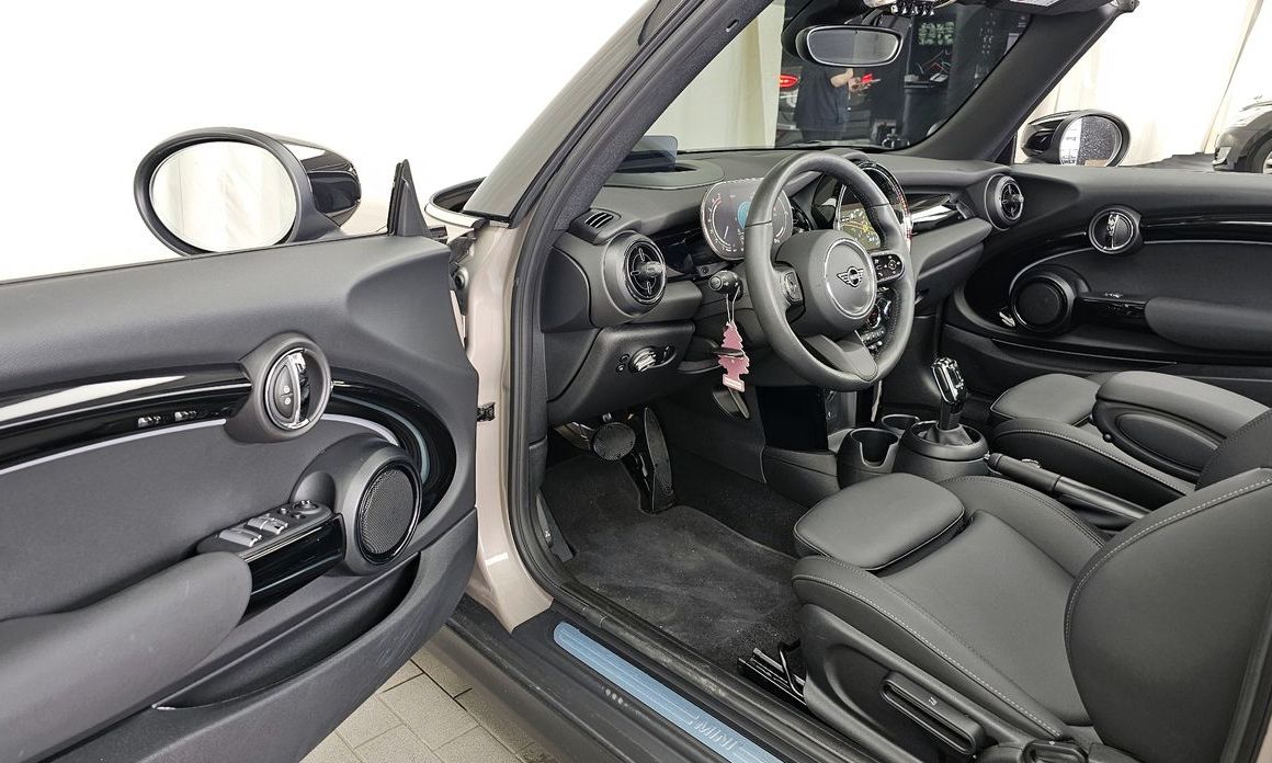 Mini Cooper Convertible 2024