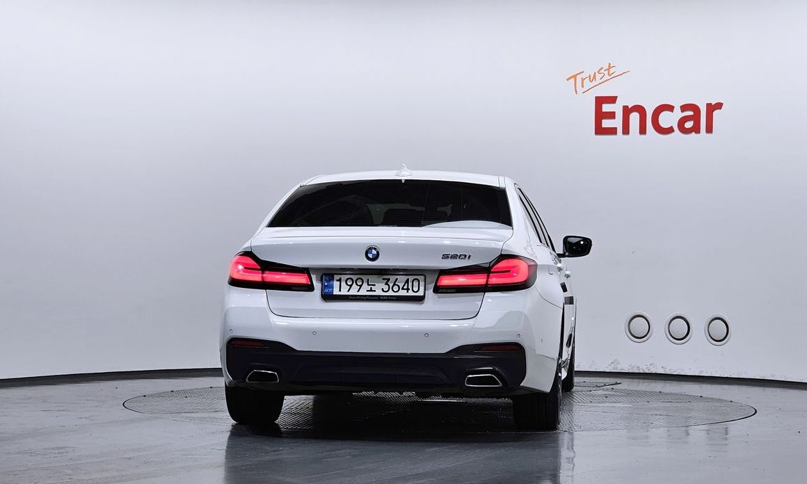 BMW 5-Series 2021