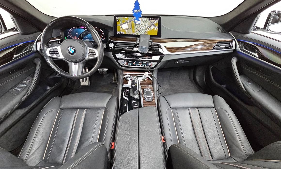 BMW 5-Series 2021