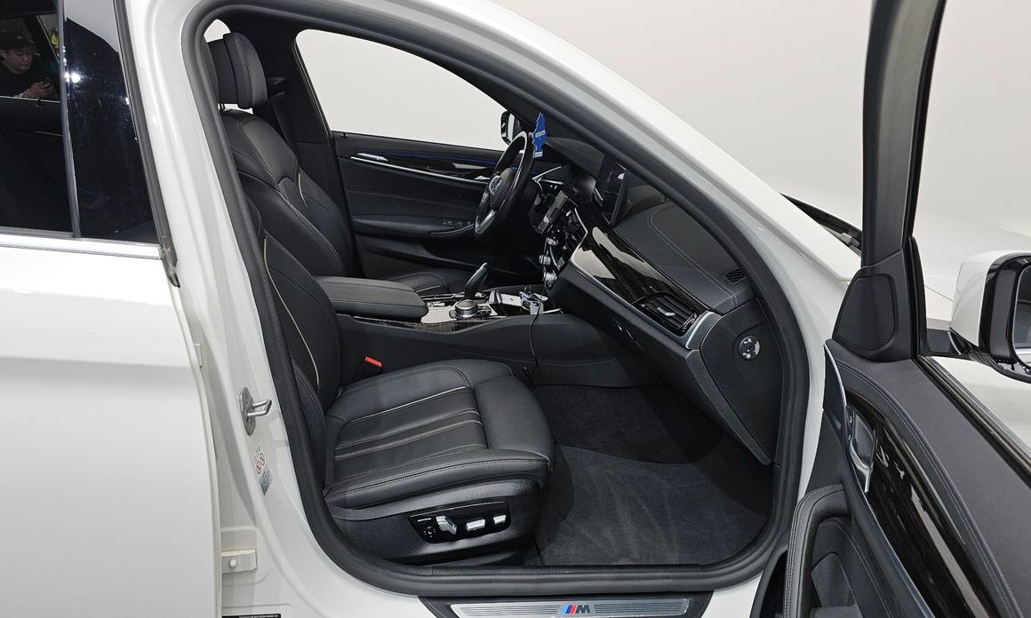 BMW 5-Series 2021