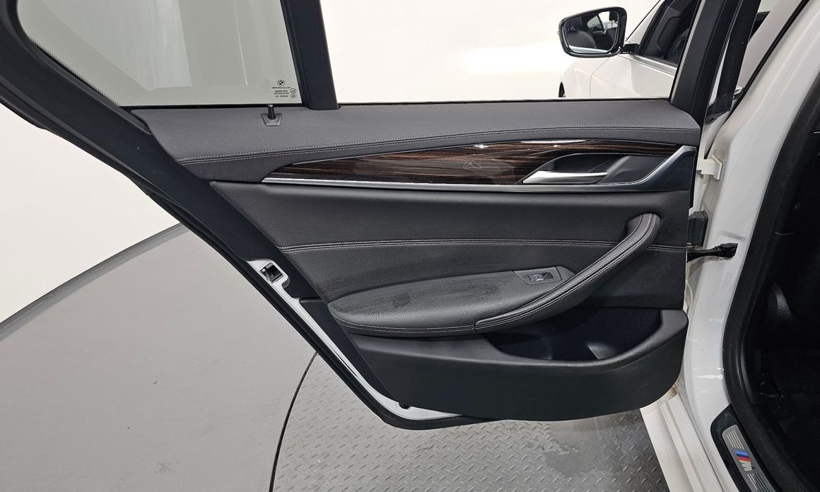 BMW 5-Series 2021