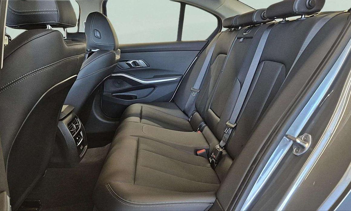 BMW 3-Series 2025