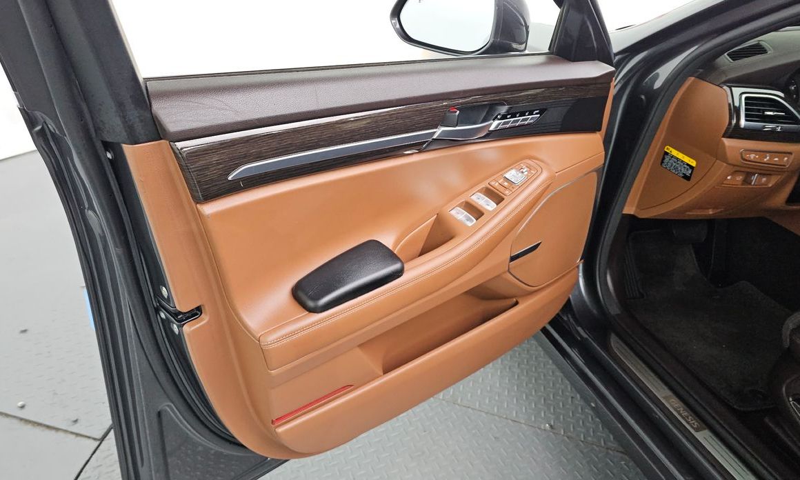 Genesis G90 2021