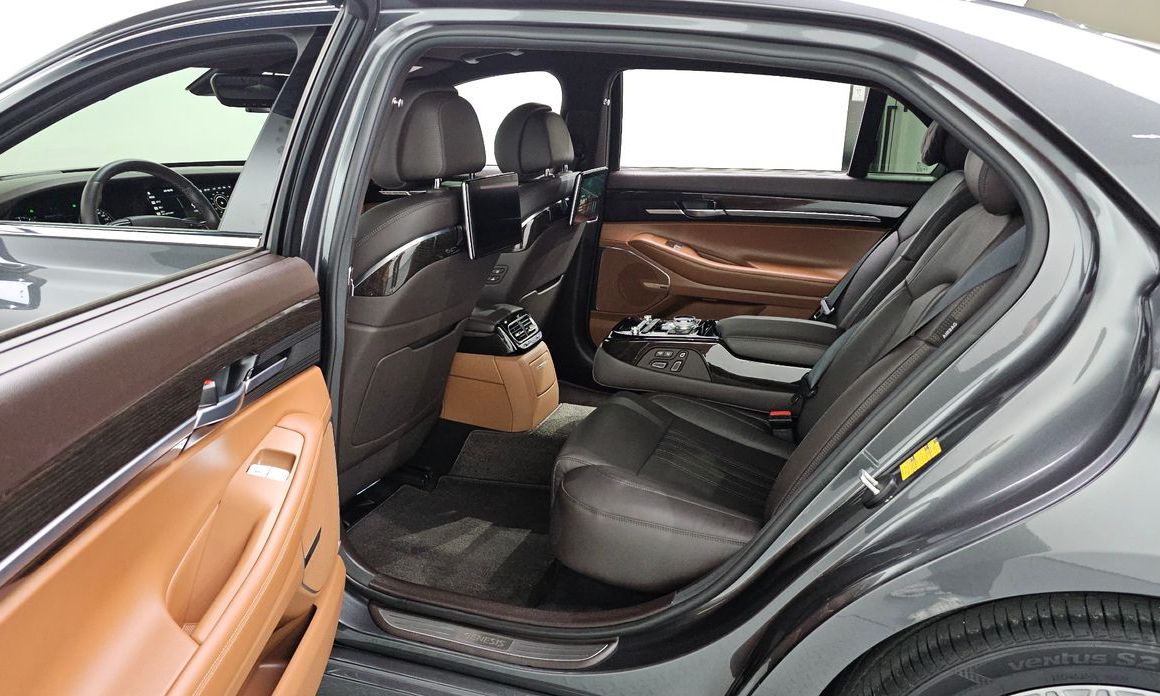 Genesis G90 2021