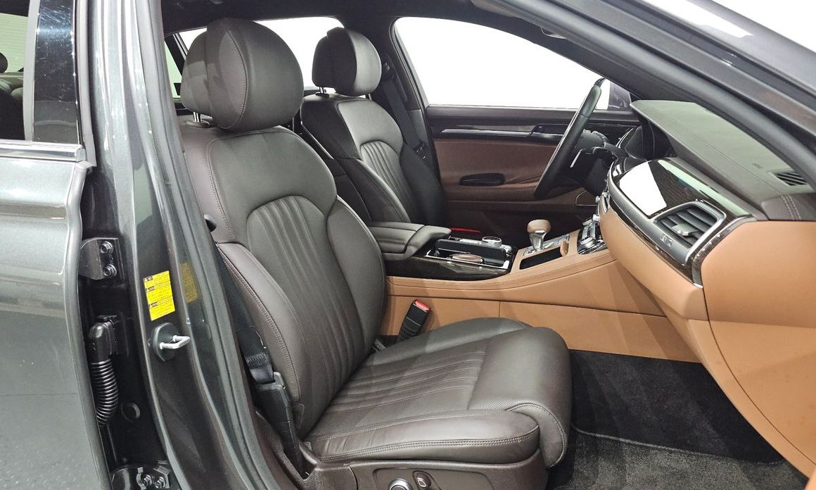 Genesis G90 2021