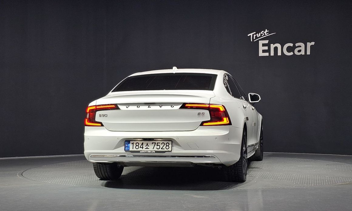 Volvo S90 2023