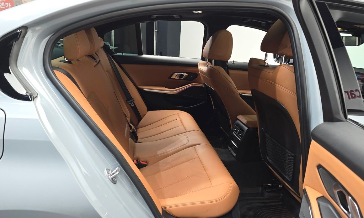 BMW 3-Series 2023