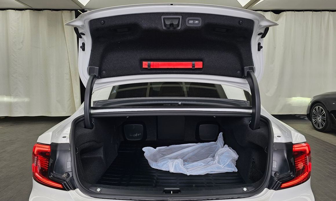 Volvo S90 2023