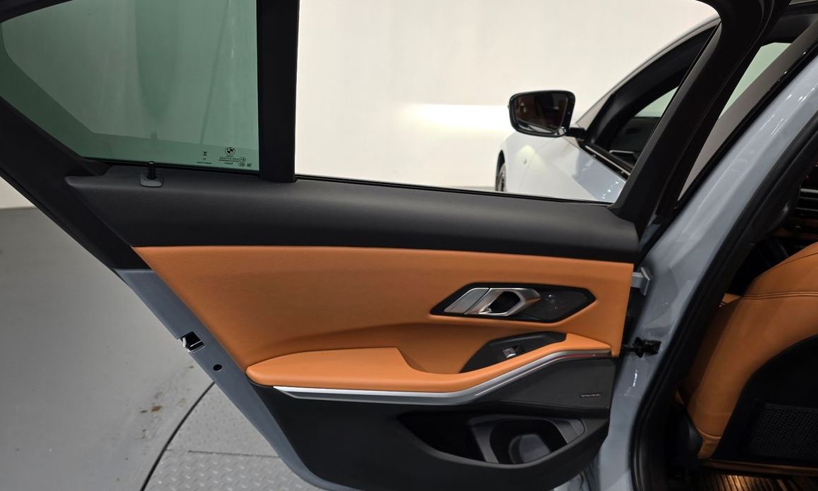 BMW 3-Series 2023