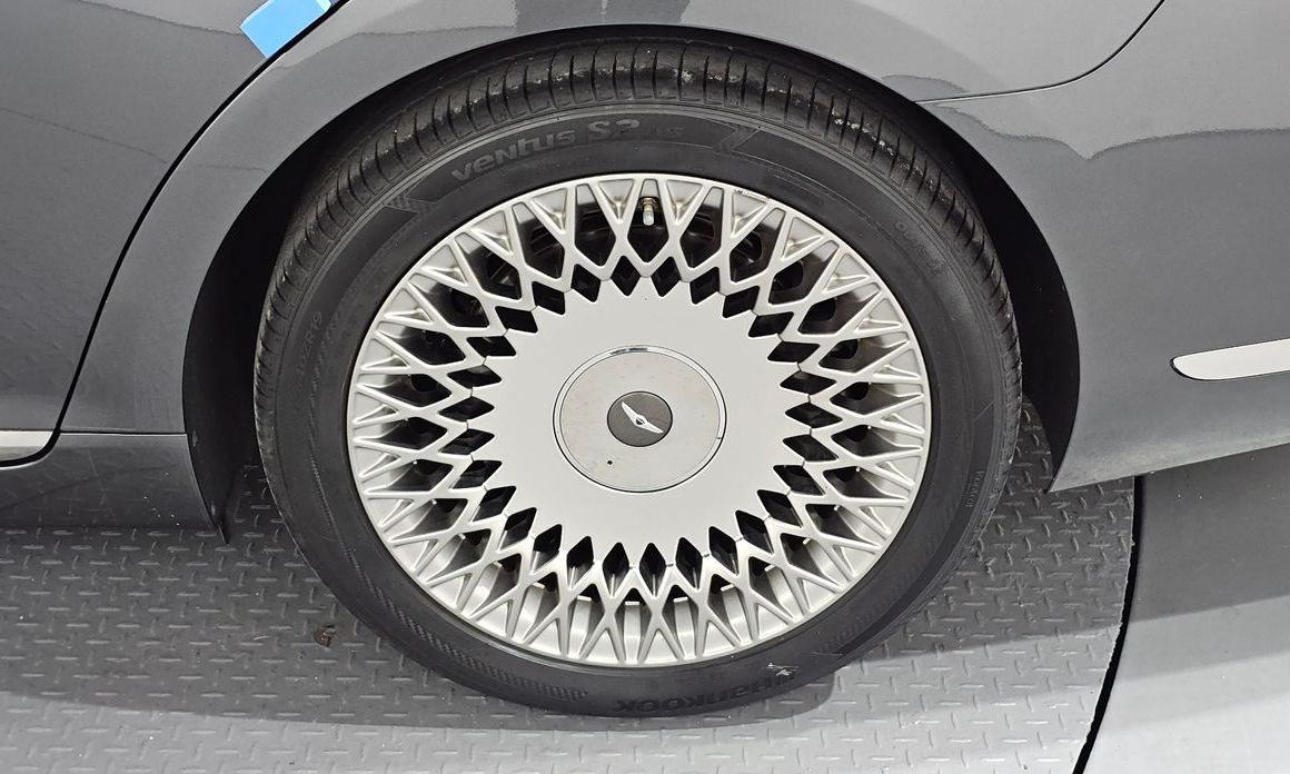 Genesis G90 2021