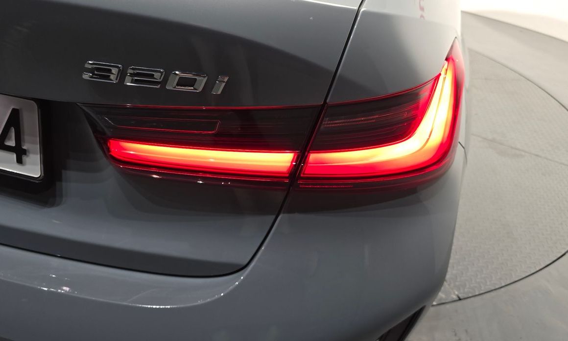 BMW 3-Series 2023