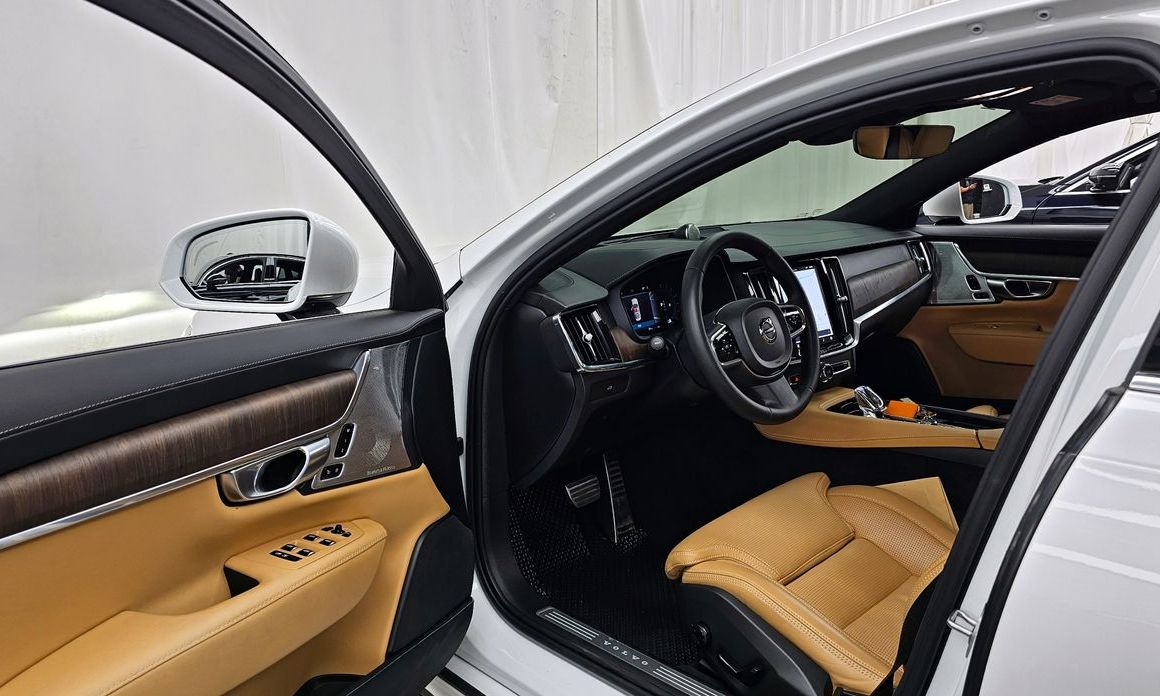 Volvo S90 2023