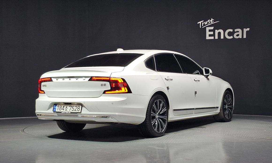 Volvo S90 2023