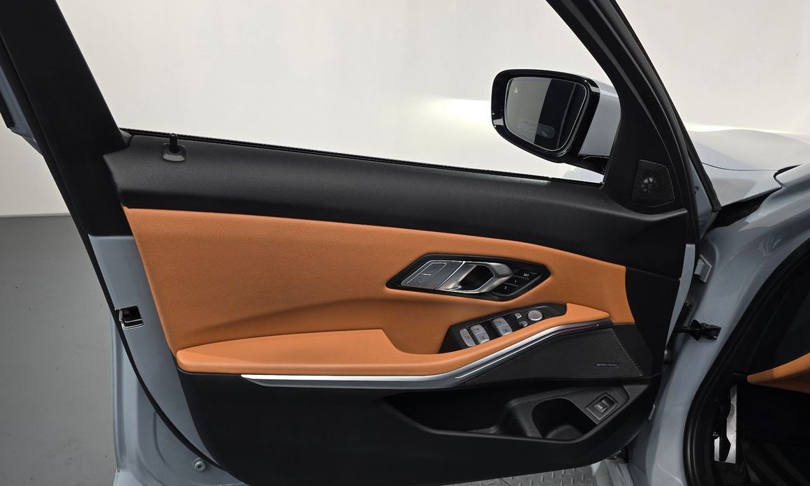 BMW 3-Series 2023