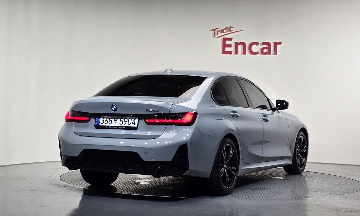 BMW 3-Series 2023