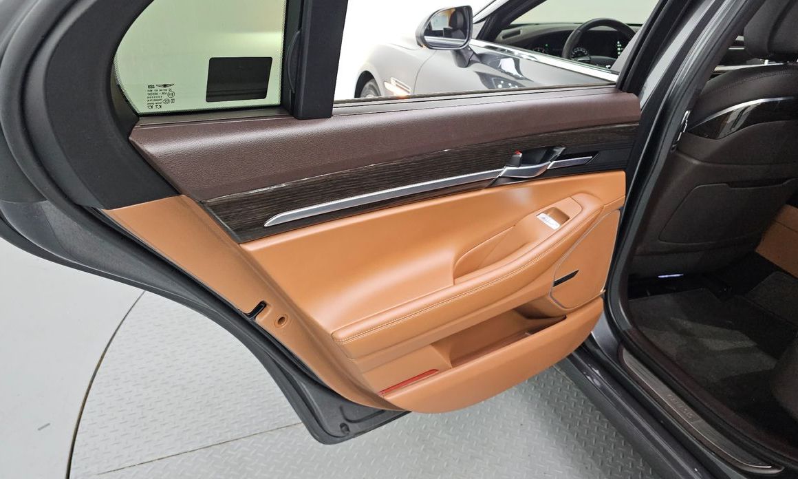 Genesis G90 2021
